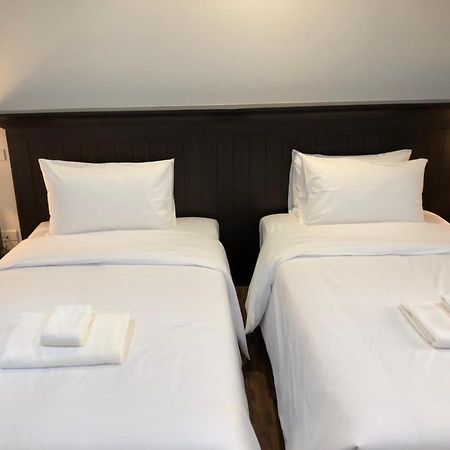 Huern Kan Thong Hotel Phrae Esterno foto
